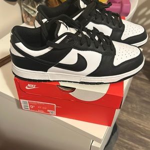 NIKE DUNK PANDAS